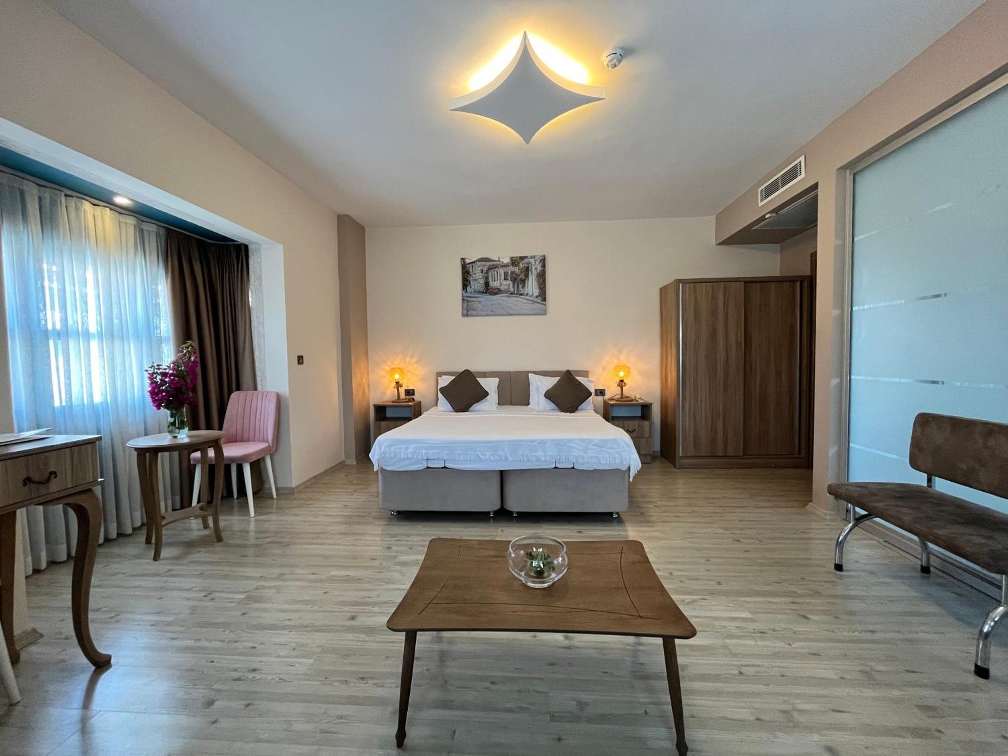 F&G Butik Hotel Alacatı Ruang foto