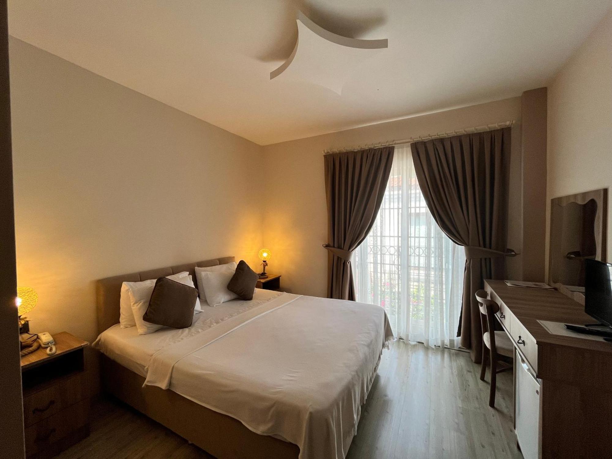 F&G Butik Hotel Alacatı Ruang foto
