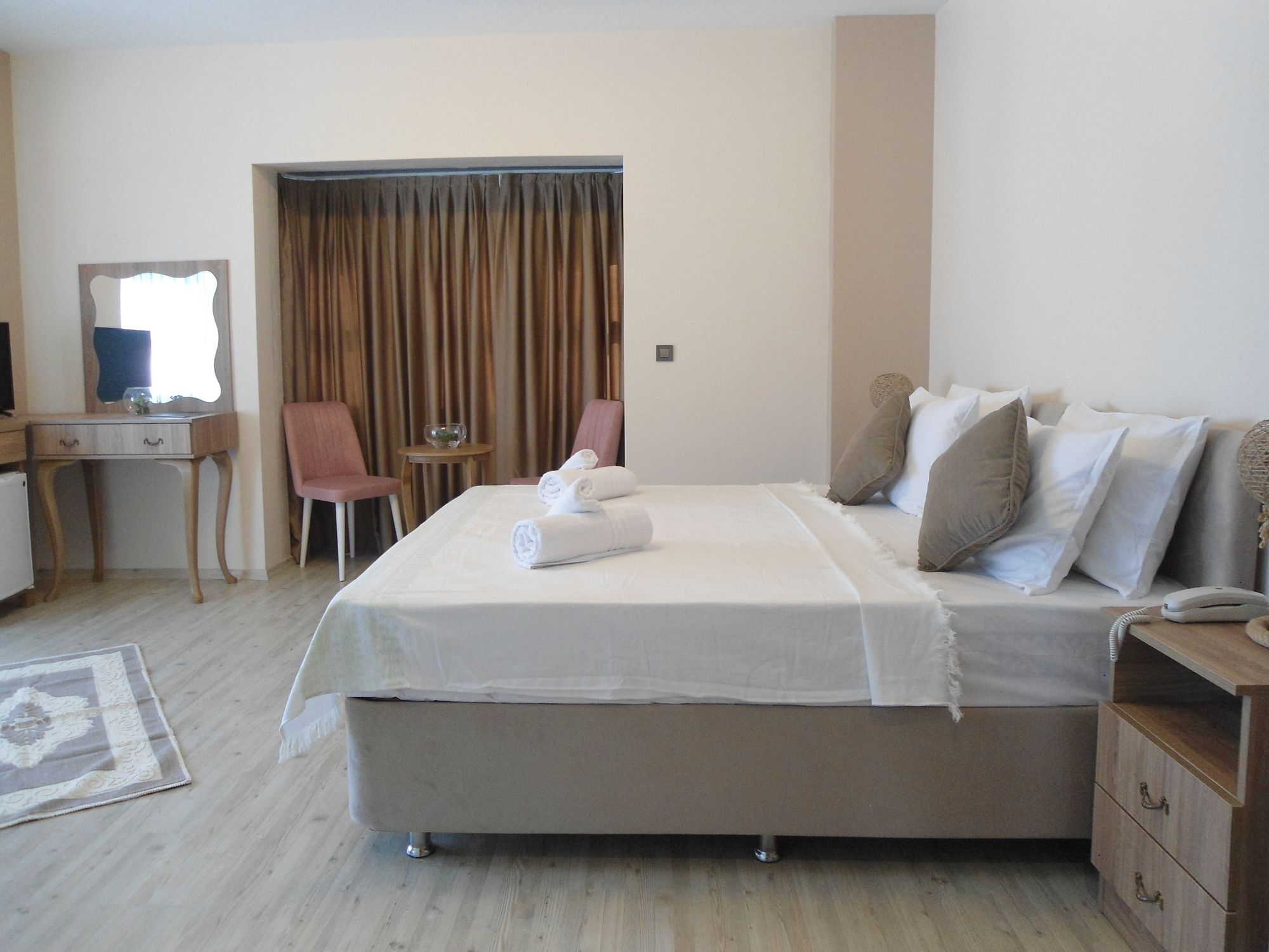 F&G Butik Hotel Alacatı Bagian luar foto